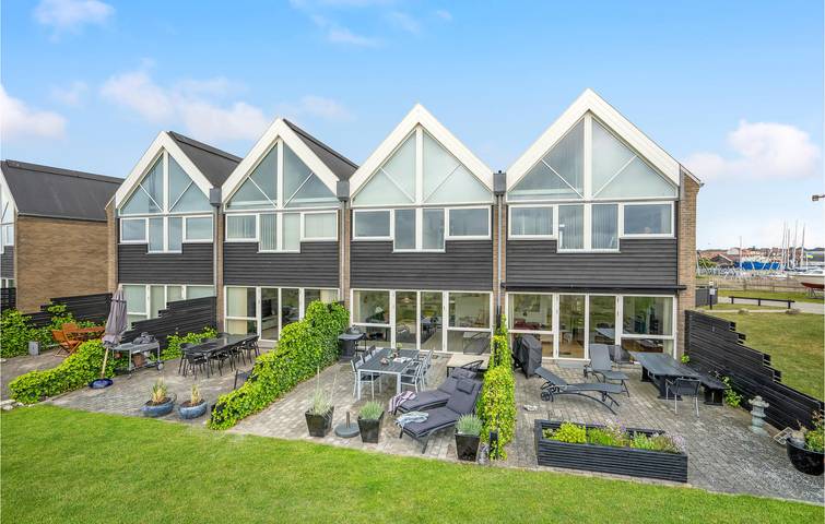 Feriehus for 6 personer, med terrasse - 1