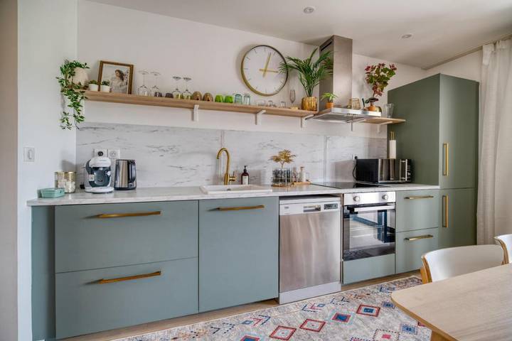 Gîte pour 2 personnes, avec vue ainsi que jardin et piscine, animaux acceptés à Aureville