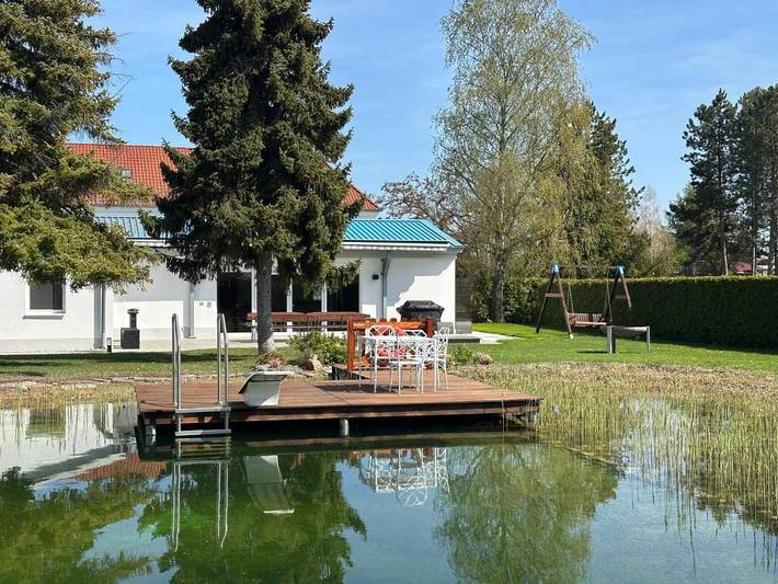 Ferienhaus für 13 Personen, mit Sauna und Garten sowie Pool und Ausblick in Kölleda