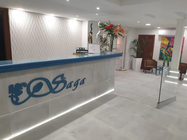 Hotel para 2 personas, con terraza además de jardín y piscina - 1