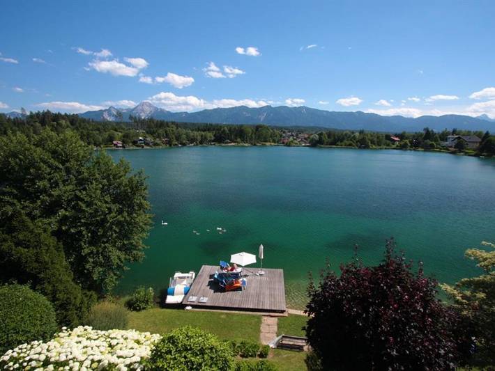 Ferienwohnung für 4 Personen, mit Balkon und Seeblick sowie Garten, kinderfreundlich