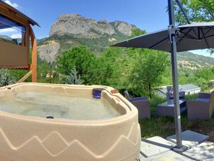 Tente pour 5 personnes, avec bassin pour enfant dans Hautes-Alpe - 2