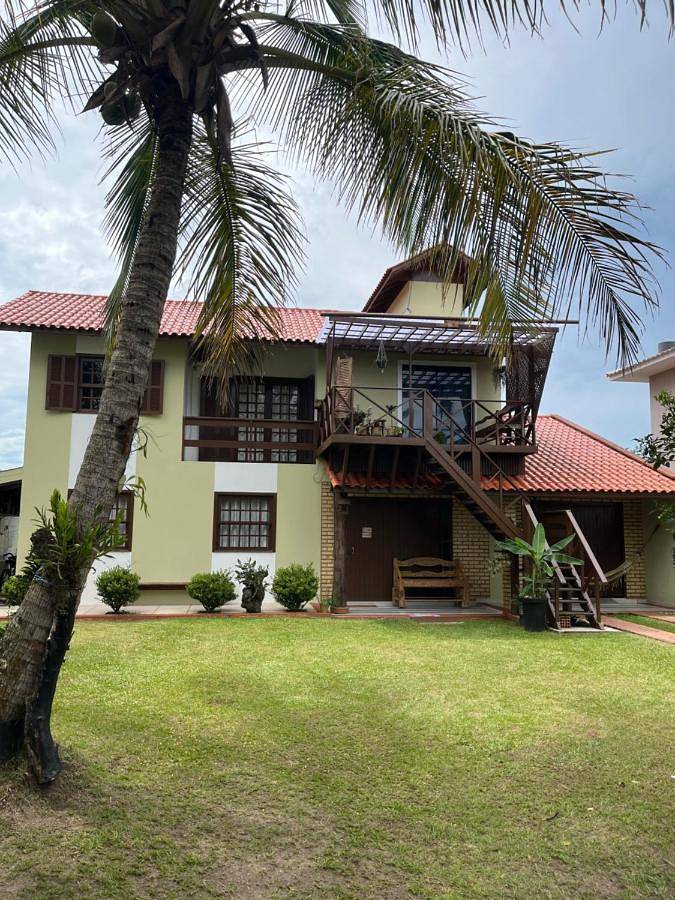 Casas e apartamentos de temporada para 2 pessoas, com jardim e balcão em Capivari