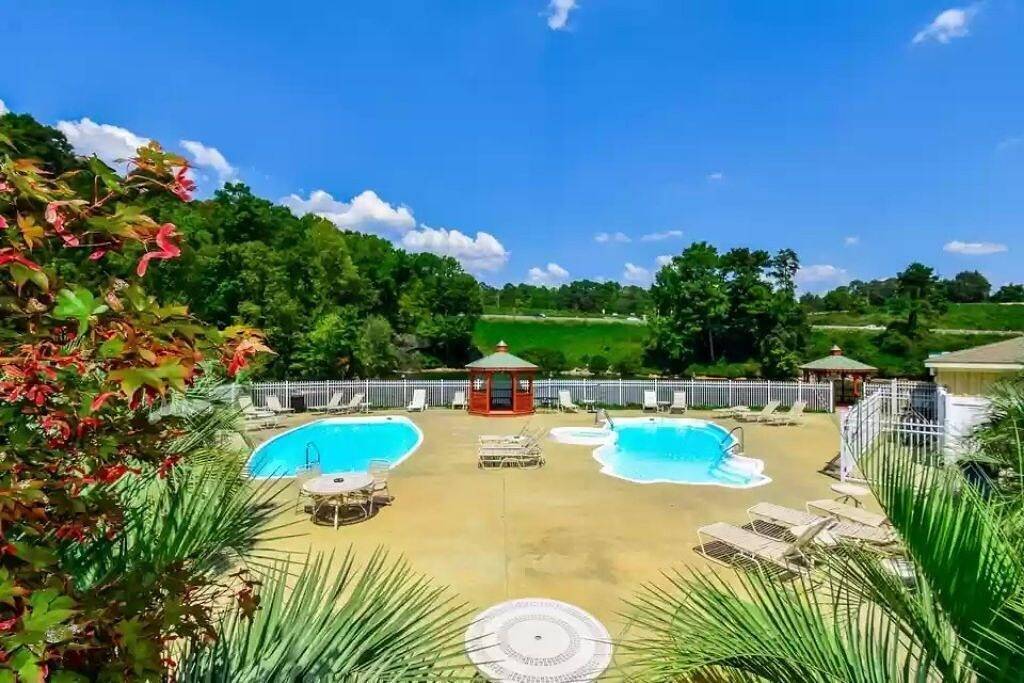 Ganze Wohnung, Lovely Lake Condo with Boat Slip and Pool in Alexander City, Lake Martin