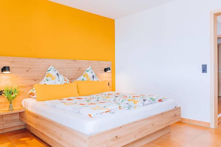 Ganze Wohnung, Ferienwohnung Birne, 55qm, 2 Schlafzimmer, max. 2 Erwachsene und 2 Kinder in Überlingen, Region Bodensee-Oberschwaben