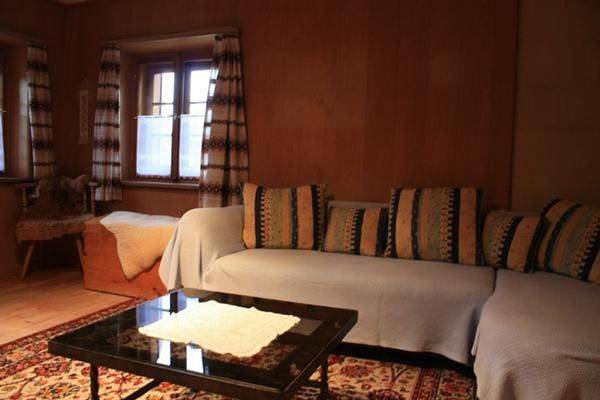 Ganze Wohnung, Two-Bedroom Apartment in Guarda Staziun, Guarda