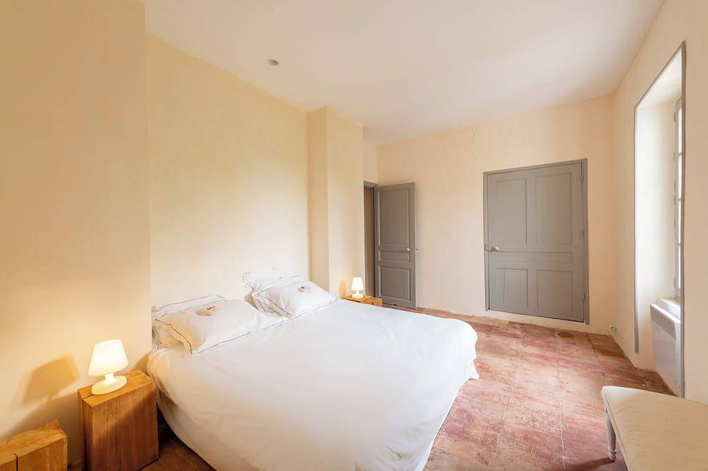 Authentic Stone Farmhouse with Heated Pool near Grignan in Drôme Provençale in Chamaret, Nyons und Umgebung