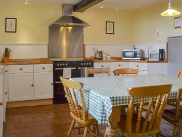 Cottage for 14 People in Shropshire, West Midlands, Photo 4