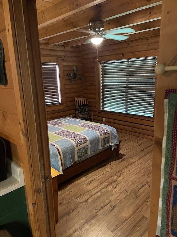 Bear Necessities is near East Port Marina on Dale Hollow Lake Tennessee in Dale Hollow Lake