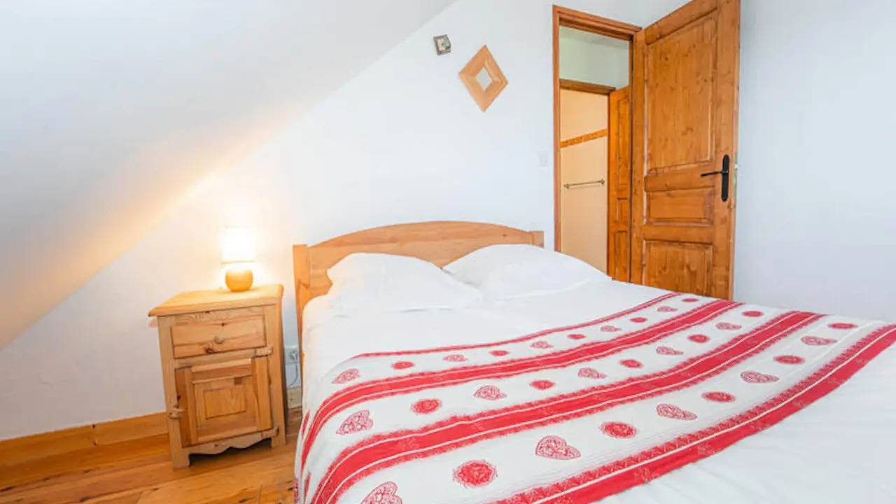 Appartement de vacances entier, Appartement confortable avec parking gratuit, terrasse et équipements modernes in Peyre-en-Aubrac, Région de Mende