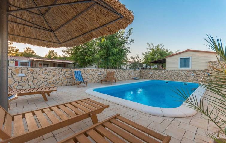 Camping für 5 Personen, mit Pool und Garten sowie Terrasse in Drage (Pakoštane) - 2