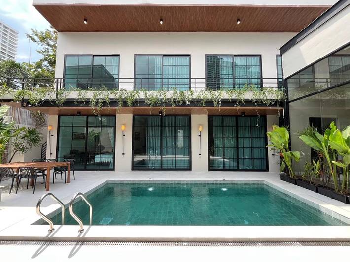 Villa pour 16 personnes, avec jardin ainsi que piscine et vue, animaux acceptés à Pattaya - 2