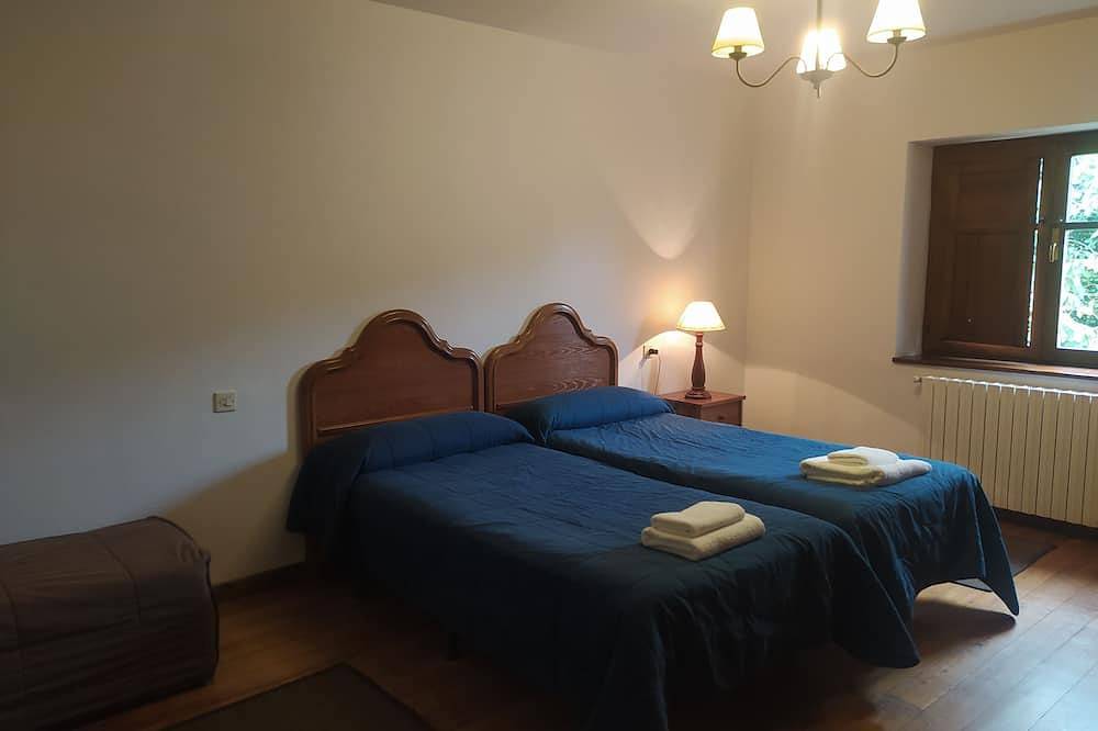 Casa de Aldea La Piniella para 10 personas in Villahormes, Llanes