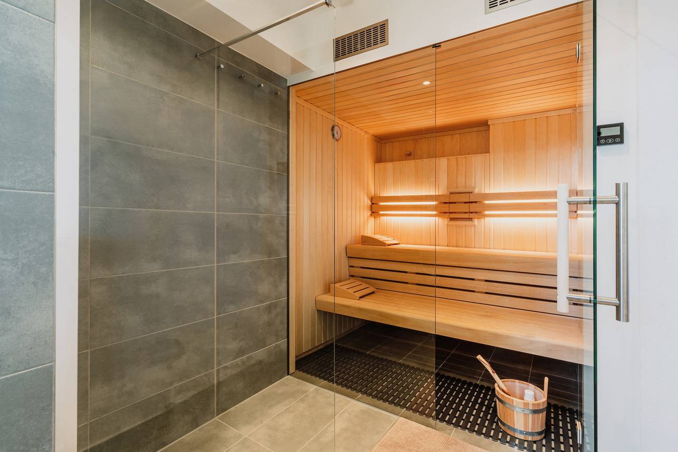 Ganze Wohnung, Apartment „Schloss am Bodensee I Sauna & Pool“ mit Wlan in Espasingen, Stockach