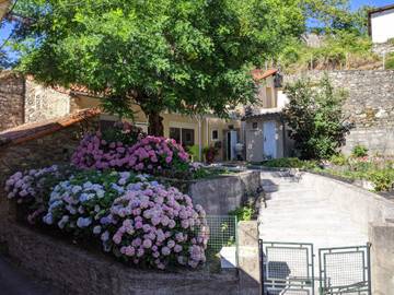 Gîte pour 6 personnes, avec jardin à Fayet