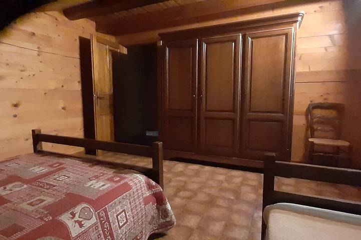 Gîte pour 8 personnes, avec balcon ainsi que jardin et jacuzzi à Les Clefs - 4