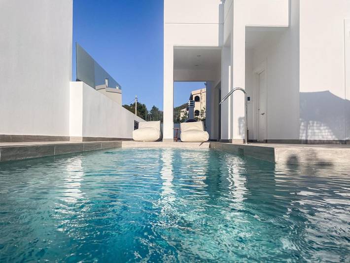 Ferienwohnung für 6 Personen, mit Ausblick und Garten sowie Terrasse und Pool