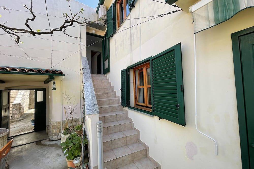 Ganze Wohnung, 2-Zimmer-Ferienwohnung mit Klima Kukljica, Ugljan (A-11584-a) in Kukljica, Insel Ugljan