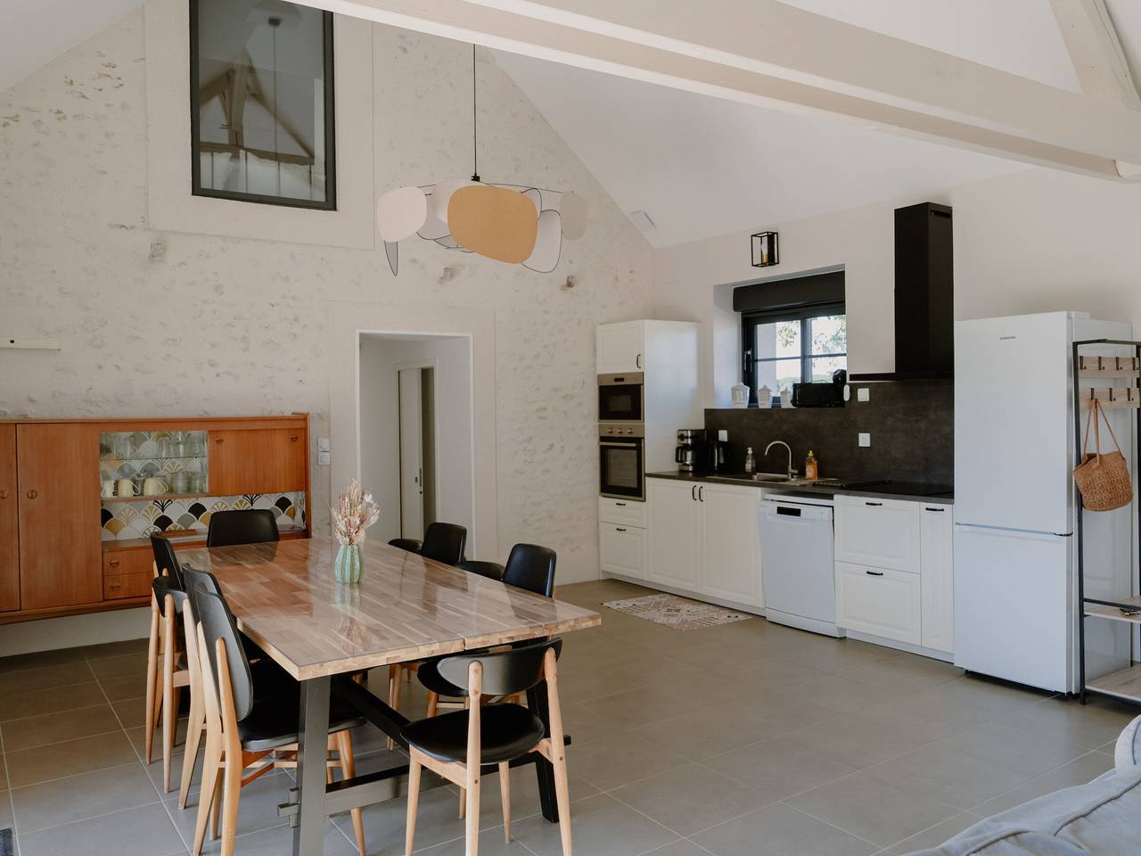 Gîte spacieux et rénové avec jardin, proche châteaux de la Loire, pour 10 pers. in Huisseau-sur-Mauves, Vallée de la Loire