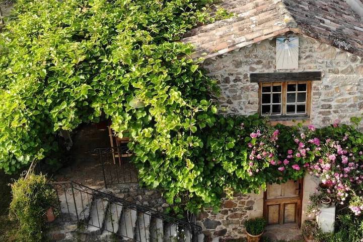 Maison de vacances pour 4 personnes, avec Balcon et Jacuzzi ainsi que Jardin et Piscine