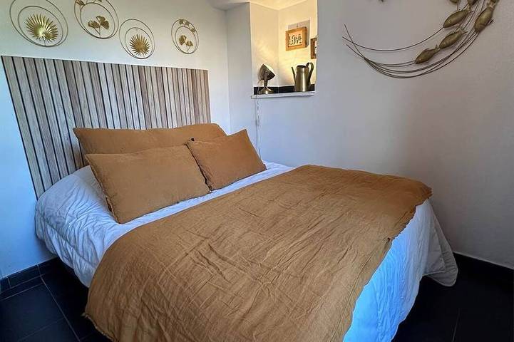 Gîte pour 4 personnes, avec terrasse dans Calanque De Port Pin Cassis - 2