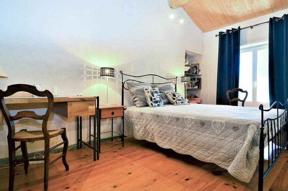 Preciosa casa en Moulès con Wifi in Arlés, Region de Arles