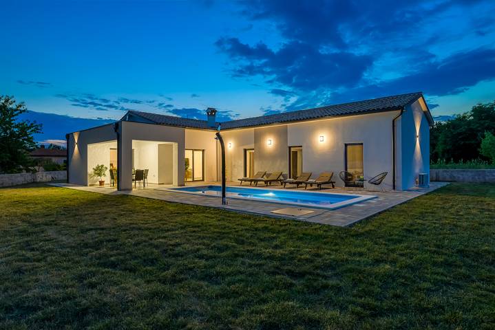 Villa pour 6 personnes, avec jardin ainsi que piscine et terrasse à Barban - 2