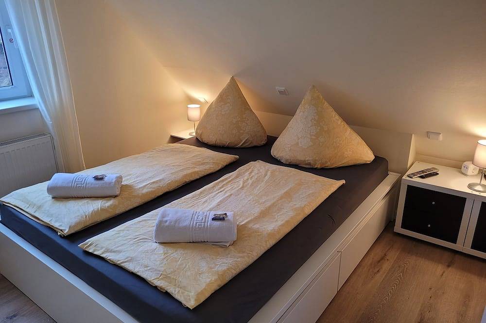 Ganze Wohnung, \"Ferienhaus Wind\" am Ende einer Sackgasse gelegen mit Blick über die Marsch in Struckum, Nordfriesland