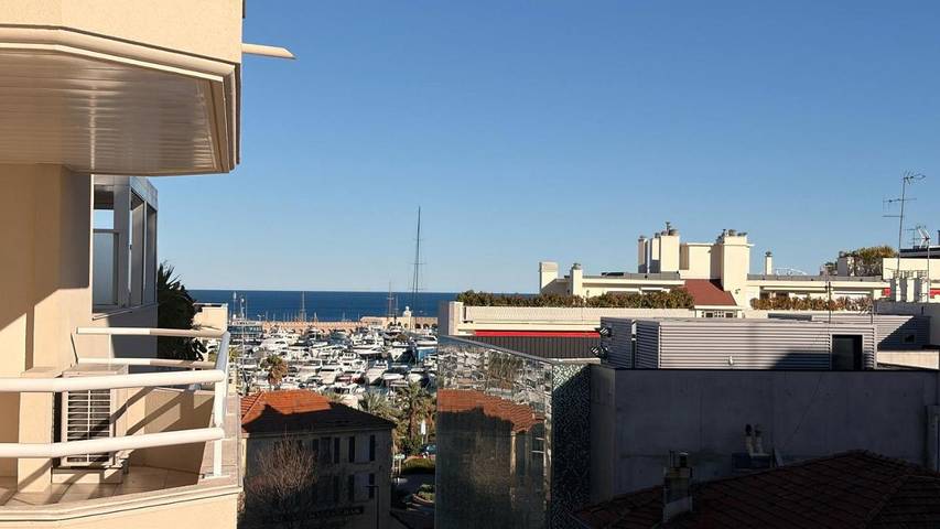 Gîte pour 4 personnes, avec jardin, animaux acceptés dans Gare D Antibes