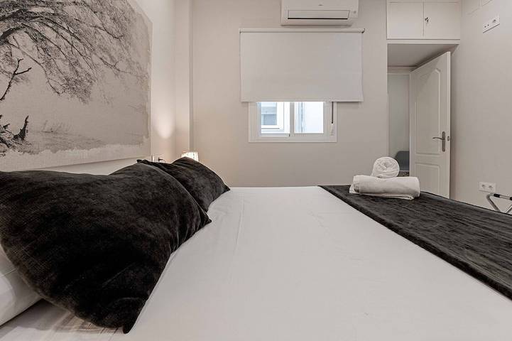 Appartement entier, Recaredo 7 , N° 1 - two bedrooms in Casco Antiguo, Séville