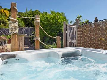 Holiday Rental for 6 People in Minehead, Exmoor, Photo 1