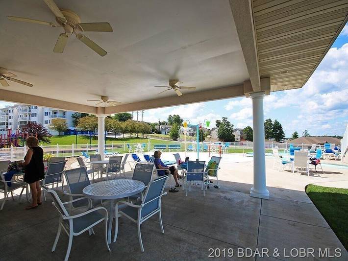 Vacation rental for 8 people, with balcony in Osage Beach