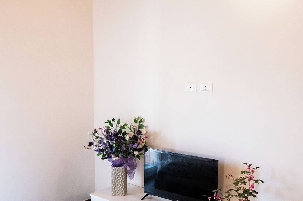 Apartamento entero, Cozy downtown apartment, convenient to all services and highways. in Villanova d'Asti, Provincia d'Asti