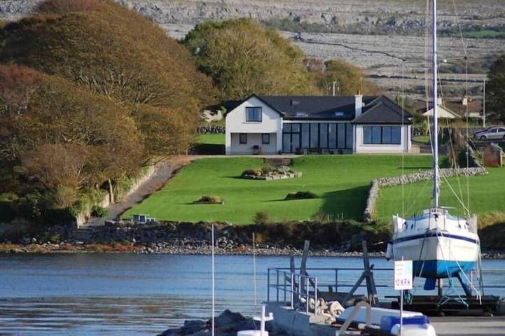 Holiday rental for 12 people, with garden and terrace in Ballyvaughan