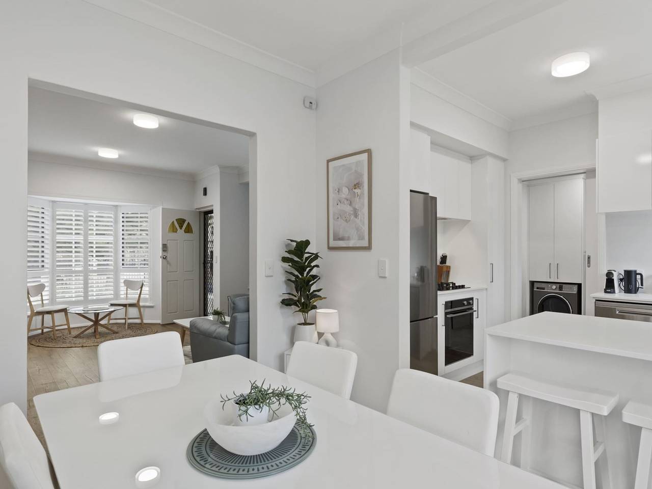 Entire apartment, Beachside 3-Bed Retreat with Bbq & Garage in Adelaide, South Australia