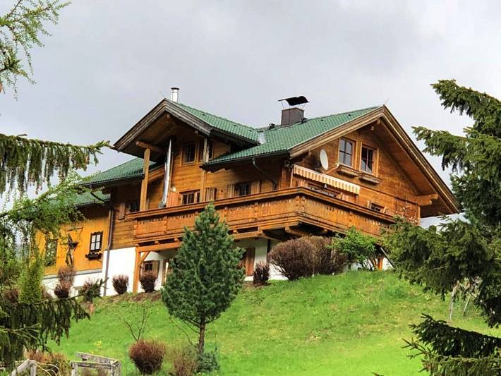 Ferienwohnung für 5 Personen, mit Terrasse und Garten sowie Sauna und Ausblick