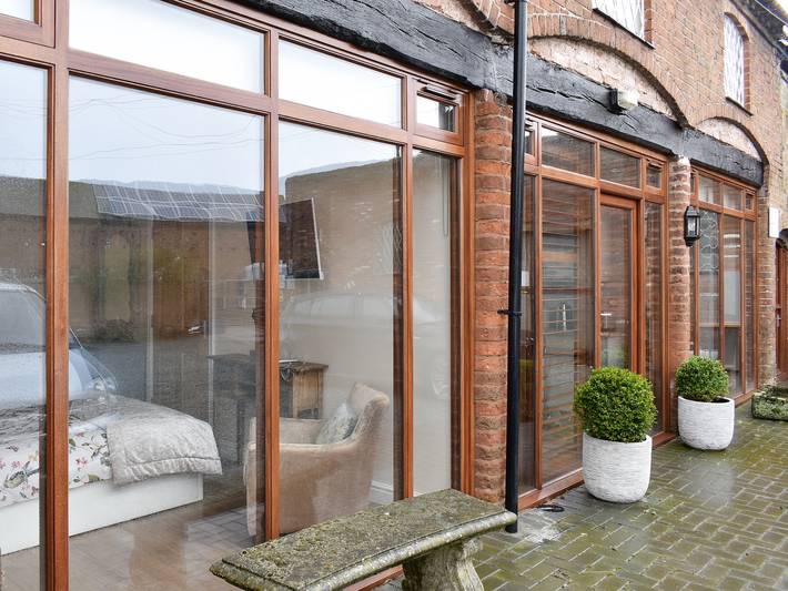 Cottage for 4 people, with garden, with pets in Staffordshire