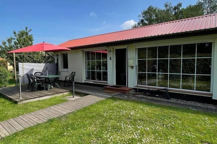 Ferienhaus für 5 Personen, mit Terrasse und Garten sowie Sauna in Dahmen