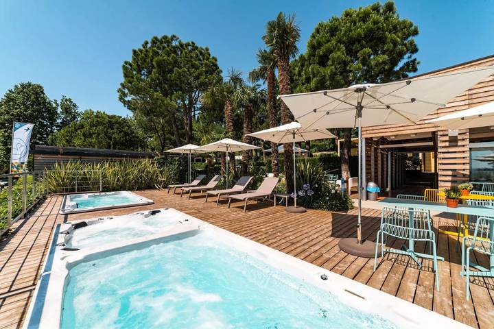 Camping für 4 Personen, mit Pool und Terrasse am Gardasee