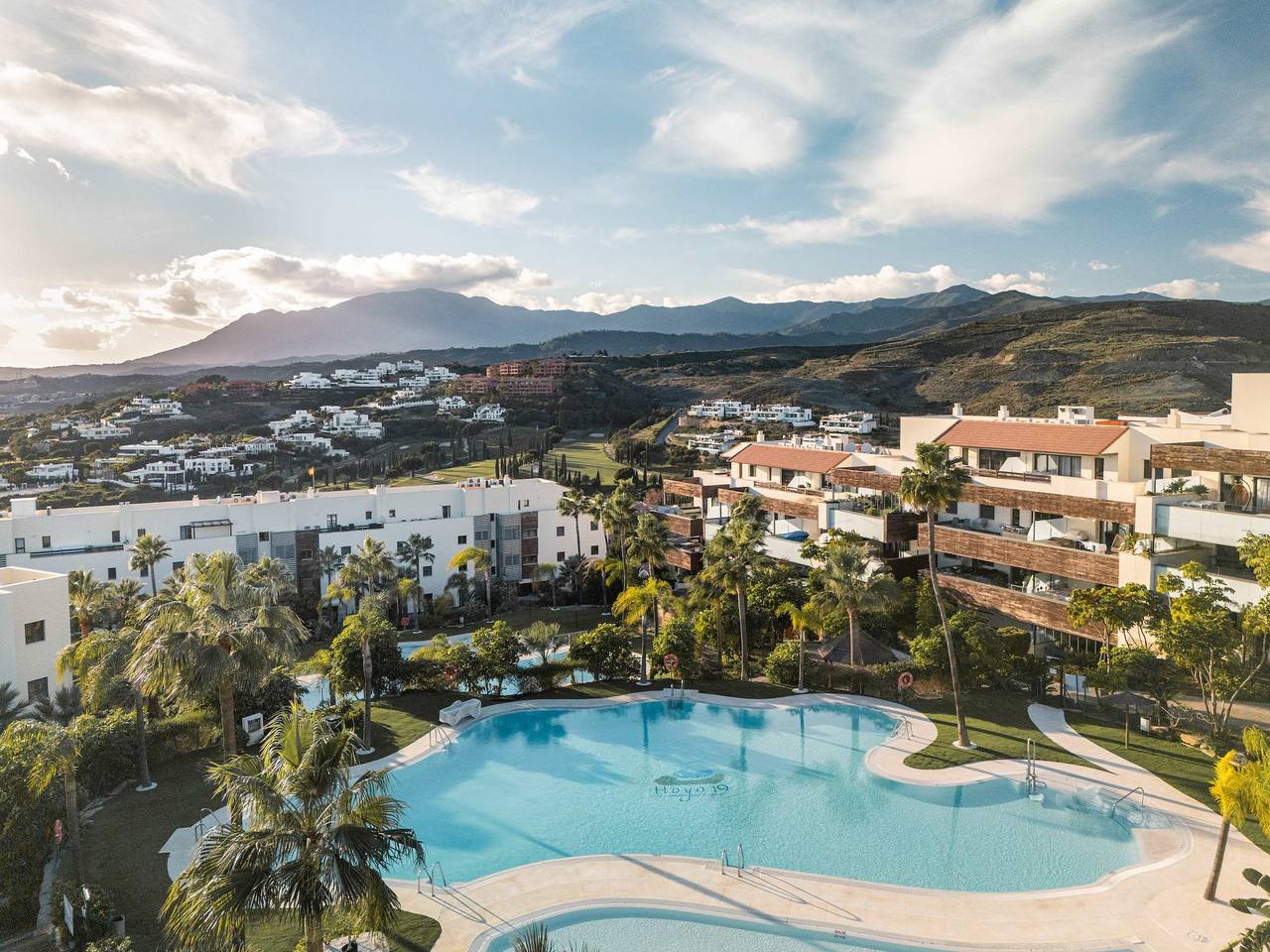 Appartement entier, Hoyo 2 | Panoramic Sea Views Golf Resort in Royal Flamingos Golf Resort, Benahavís