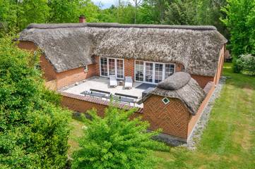Ferienhaus für 16 Personen, mit Sauna und Kinderpool sowie Whirlpool und Terrasse in Vester Husby