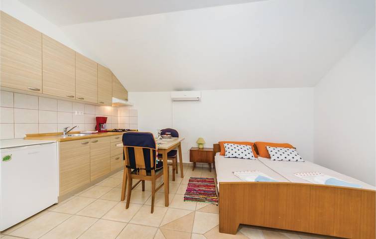 Ferienwohnung für 2 Personen, mit Terrasse, mit Haustier in Pakostane - 4