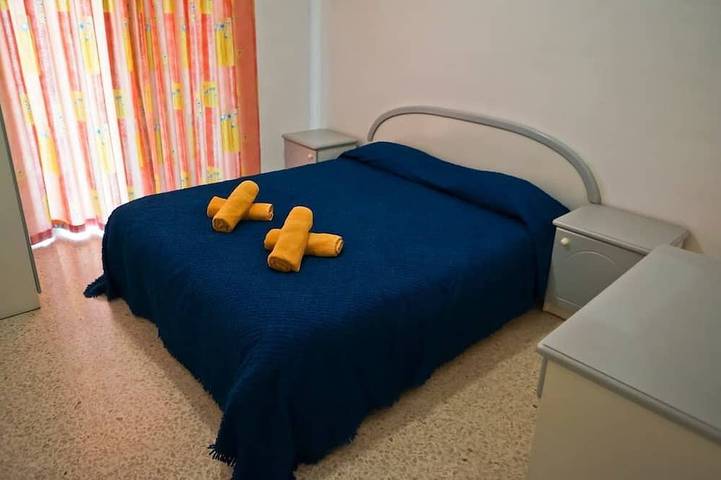 Ganze Wohnung, Discount 2024🌞central 🔹pool ❤️ near shops in Qawra, St. Paul's Bay