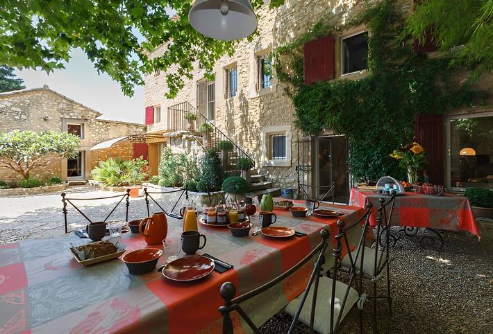 Chambre d’hôte pour 2 personnes, avec piscine et jardin à Robion - 2