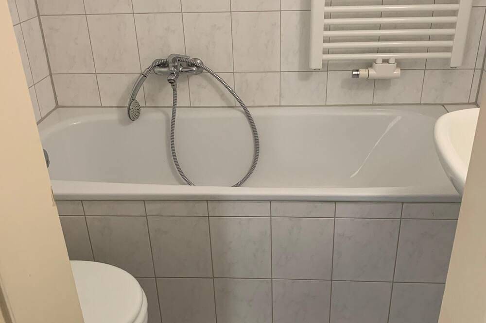 Ganze Wohnung, Renovierte gemütliche Ferienwohnung bei Hamburg in Reinbek, Kreis Stormarn