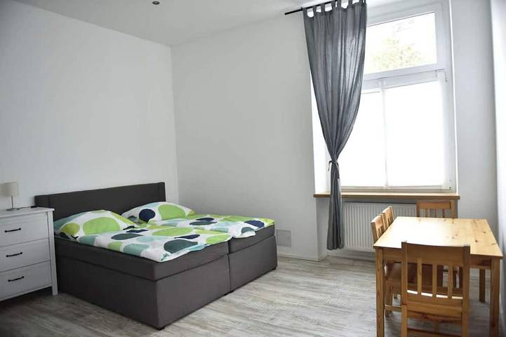 Ganze Wohnung, Luxuriöse großzügige Wohnung ca 130 qm mit Gartenterrasse in Wuppertal, Bergisches Land