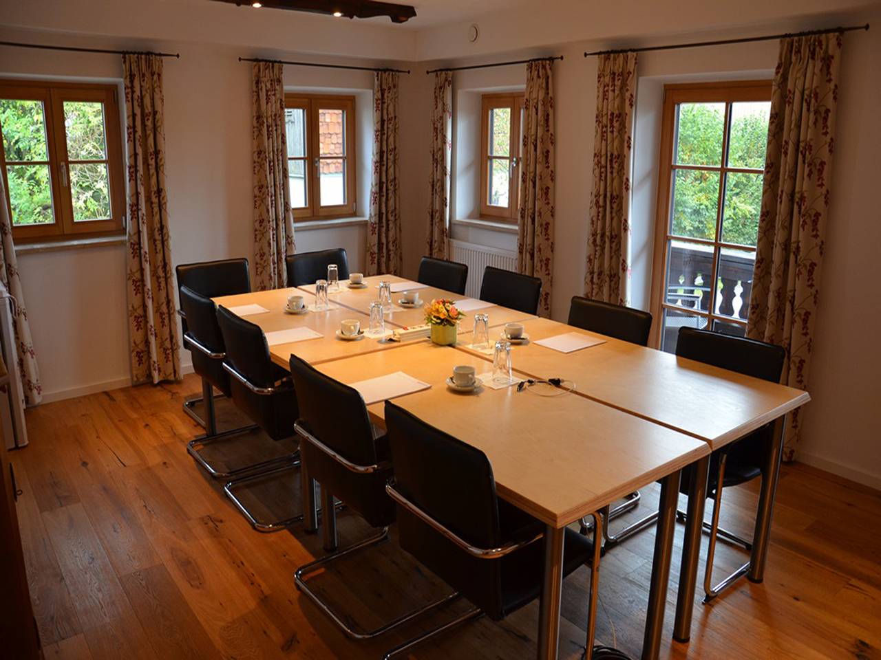 Landhof Angstl - Gästezimmer und Tagungsraum - Doppelzimmer, 18 qm², mit Du/Wc z.B. "d'Bauernstubn" in Höslwang, Chiemsee
