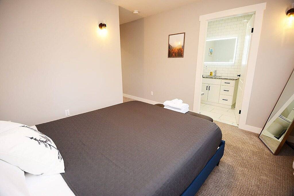 Glamping for 6 Guests in Canadian Rocky Mountains, Castle Mountain