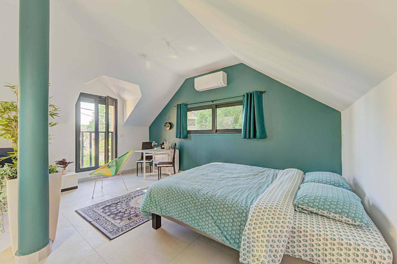 Appartement entier, Près Du Lac - Climatisation - Rer - Parking - 405 in Saint-Rémy-lès-Chevreuse, Parc naturel régional de la Haute Vallée de Chevreuse