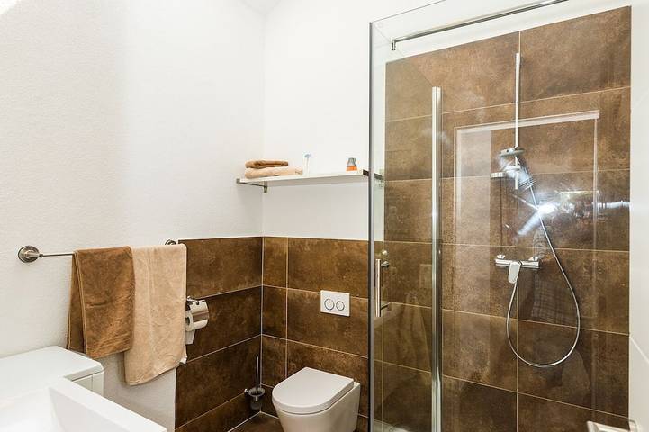 Ganze Wohnung, Moderne Ferienwohnung 30 min. Airport / Messe Frankfurt in Roßdorf, Landkreis Darmstadt-Dieburg